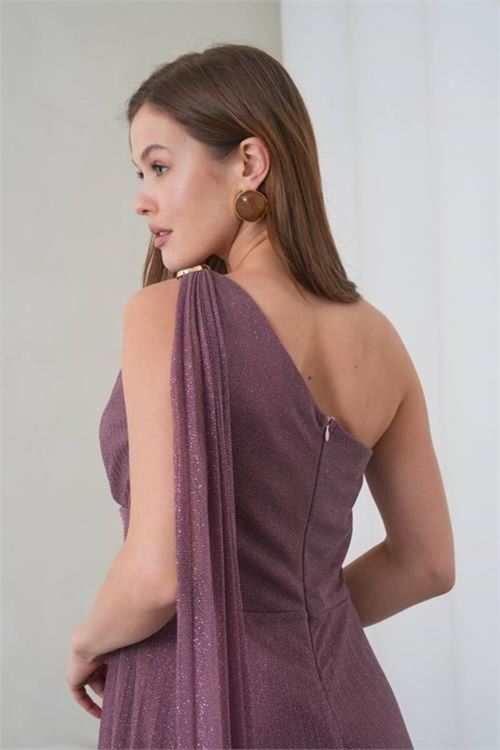 kadın gül kurusu tek omuz tokalı drape detaylı ışıltılı tül kumaş abiye elbise NBS9388