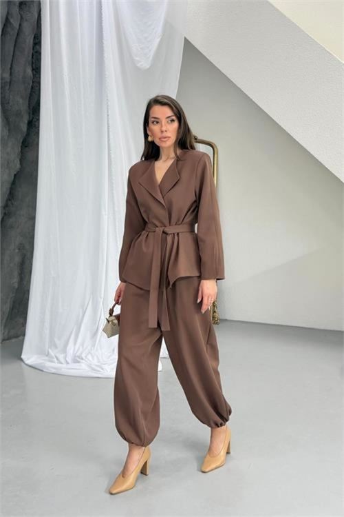kadın kahverengi kuşak detaylı oversize şalvar pantolon blazer ceket takım NBNP023