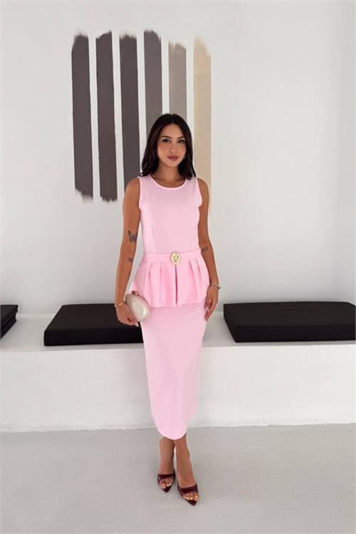 kadın pembe kolsuz peplum kesim midi boy kemer tokalı elbise NBK4640