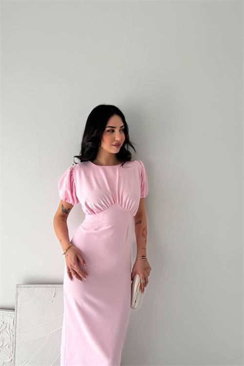 kadın pembe midi boy büzgü detaylı balon kol dar kesim elbise NBK4574