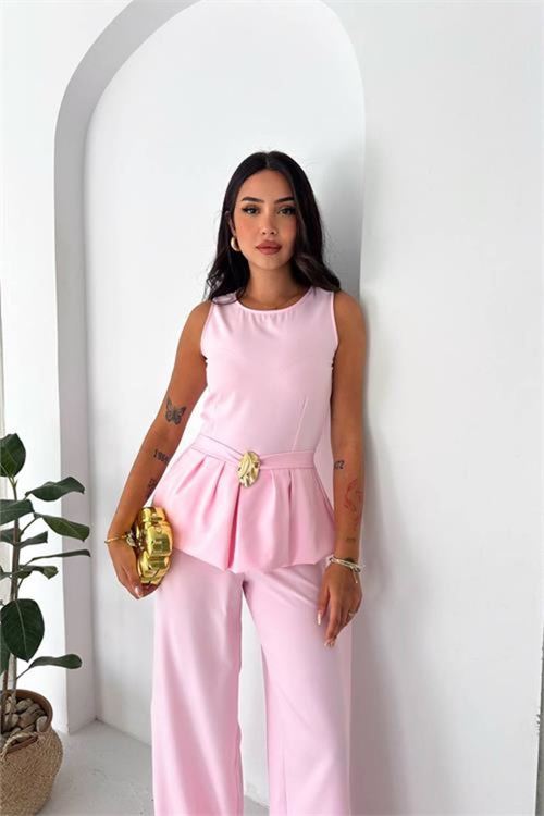kaldın pembe kolsuz gold toka detaylı peplum kesim premium tulum NBK4637