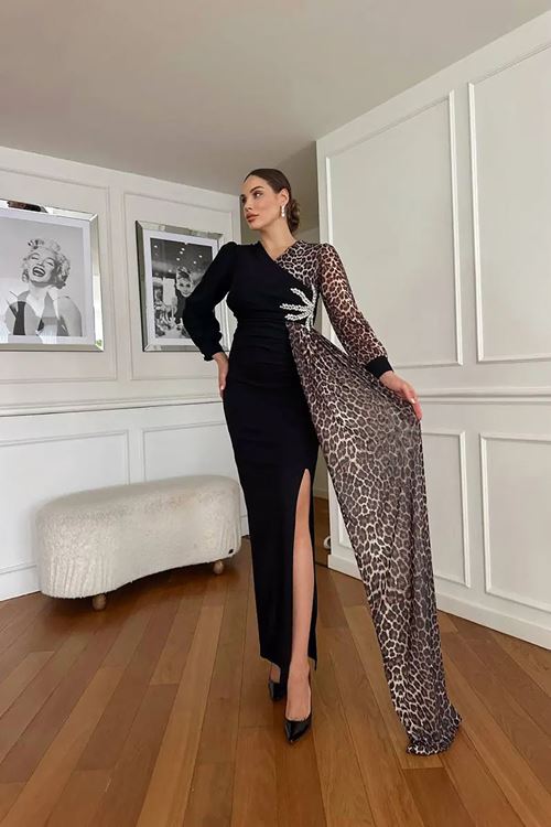kadın leopar detaylı yırtmaçlı abiye elbise NBNC2509