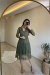 Neşeli butik kadın kruvaze yaka dantelli tül elbise NM010