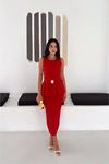 Neşeli butik kadın kırmızı kolsuz peplum kesim midi boy kemer tokalı elbise NBK4640