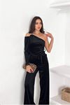 Neşeli butik kadın siyah kuşaklı tek omuz kadife kumaş tulum NBK068